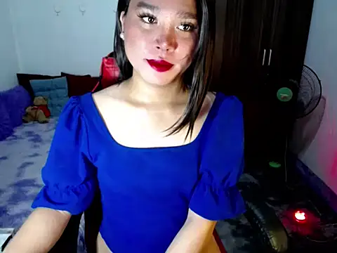 Urassiansweetcummer online show from 24, 4, 2026