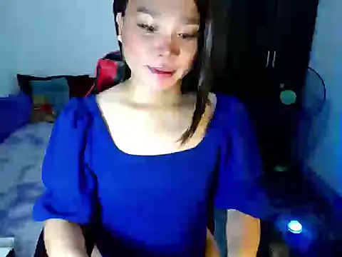 Urassiansweetcummer online show from 25, 4, 2026