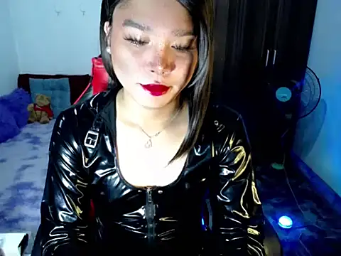 Urassiansweetcummer online show from 5, 5, 2026