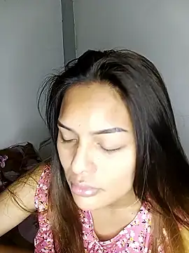 Snapshot of Wena_Larson88 chatting on 3, 11, 2025 Wena Larson88 online show from 3, 11, 2025