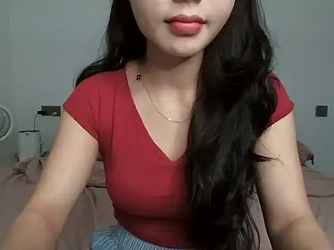 Lucie-Sexy2k online show from 9, 6, 2026