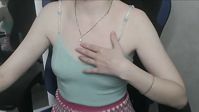cute elfy  online show from 28, 7, 2026