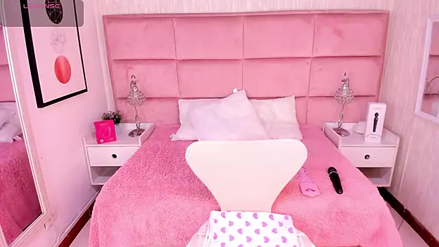 Janah Myers online show from 3, 12, 2025