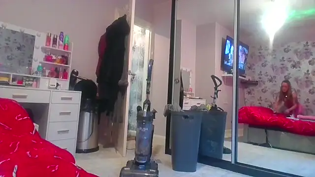 Snapshot of LucyRoseMae chatting on 27, 2, 2026 LucyRoseMae online show from 27, 2, 2026