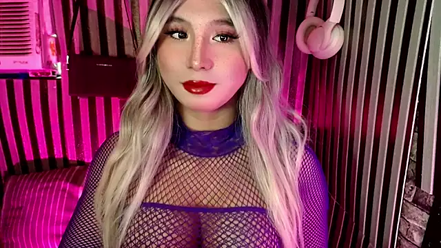 UrhotlucyTS online show from 12, 1, 2026