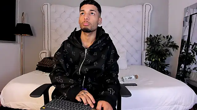 Thiagoferreti online show from 23, 2, 2026