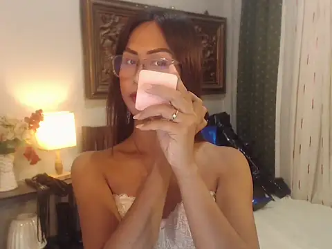 Snapshot of Nathalieheartt chatting on 11, 7, 2026 Nathalieheartt online show from 11, 7, 2026