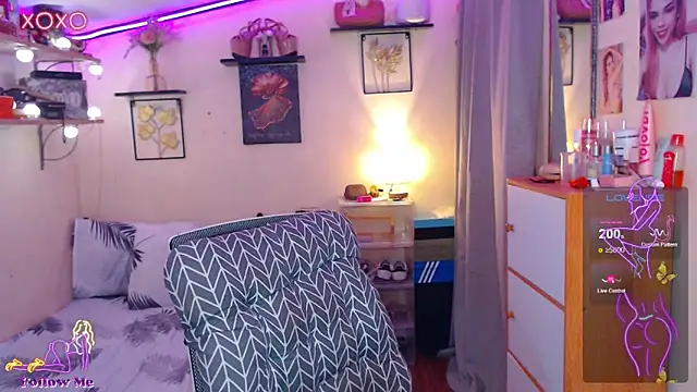 Snapshot of izabella_moore chatting on 13, 1, 2026 izabella moore online show from 13, 1, 2026