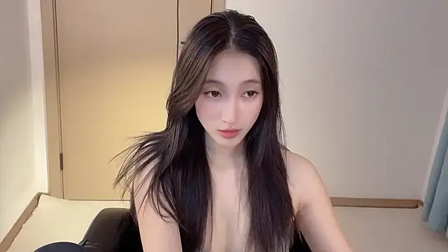 Snapshot of Seraphina-se chatting on 18, 10, 2025 Seraphina-se online show from 18, 10, 2025