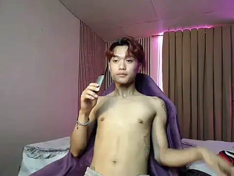 Snapshot of ur_little_secret chatting on 5, 11, 2025 ur little secret online show from 5, 11, 2025