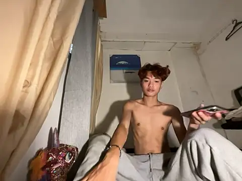 Snapshot of ur_little_secret chatting on 15, 11, 2025 ur little secret online show from 15, 11, 2025