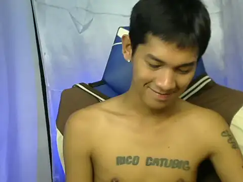 Snapshot of riks_tyler chatting on 19, 10, 2025 riks tyler online show from 19, 10, 2025