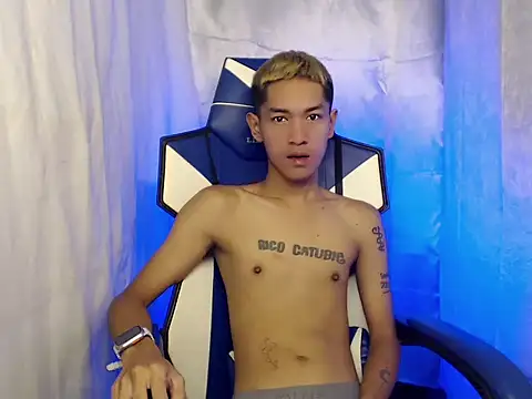 Snapshot of riks_tyler chatting on 17, 12, 2025 riks tyler online show from 17, 12, 2025