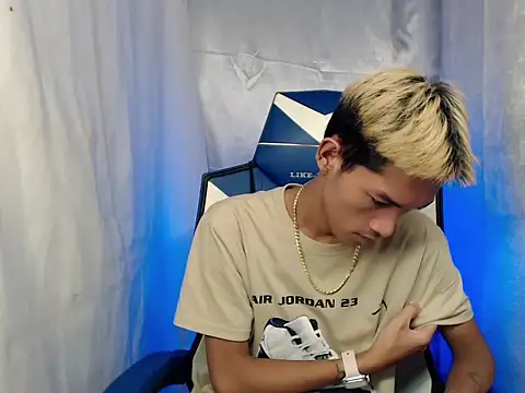 Snapshot of riks_tyler chatting on 18, 1, 2026 riks tyler online show from 18, 1, 2026