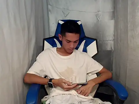 Snapshot of riks_tyler chatting on 4, 3, 2026 riks tyler online show from 4, 3, 2026