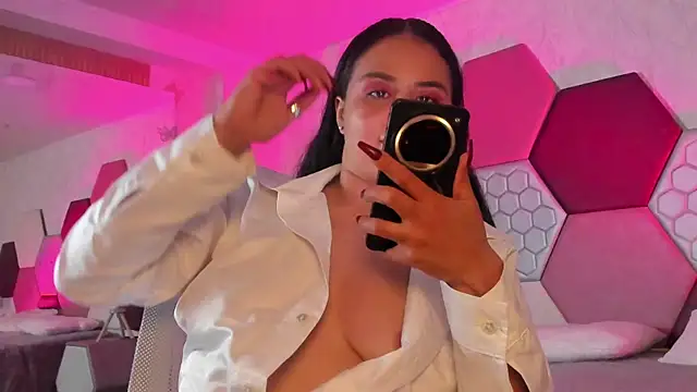 Snapshot of ArielleWilde chatting on 4, 7, 2026 ArielleWilde online show from 4, 7, 2026
