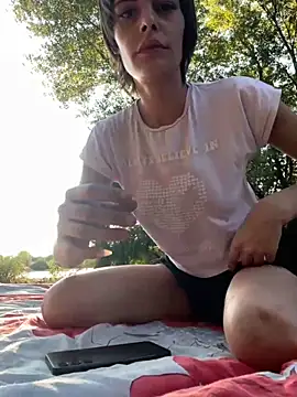 Snapshot of sweetchery999999 chatting on 13, 9, 2025 sweetchery999999 online show from 13, 9, 2025