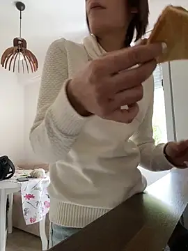 Snapshot of sweetchery999999 chatting on 10, 10, 2025 sweetchery999999 online show from 10, 10, 2025