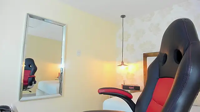 IRISCLARK1 online show from 16, 7, 2026