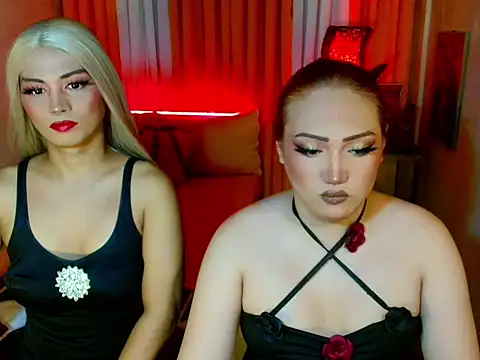 Snapshot of LillyLoveYou chatting on 17, 7, 2026 LillyLoveYou online show from 17, 7, 2026