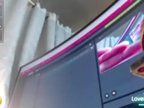 Snapshot of cute_vanessa12 chatting on 11, 11, 2025 cute vanessa12 online show from 11, 11, 2025