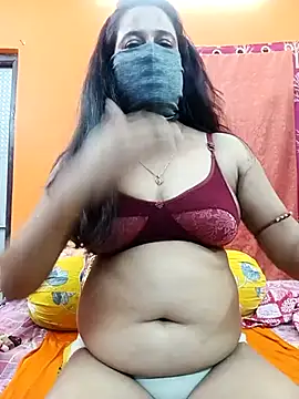 Snapshot of Hotpuja25 chatting on 4, 10, 2025 Hotpuja25 online show from 4, 10, 2025