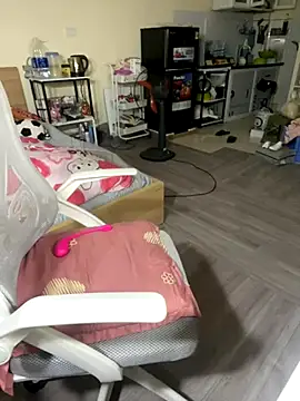 Snapshot of Mina048 chatting on 4, 11, 2025 Mina048 online show from 4, 11, 2025