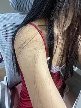 Snapshot of Mina048 chatting on 13, 11, 2025 Mina048 online show from 13, 11, 2025