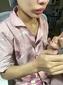 Snapshot of Mina048 chatting on 19, 12, 2025 Mina048 online show from 19, 12, 2025