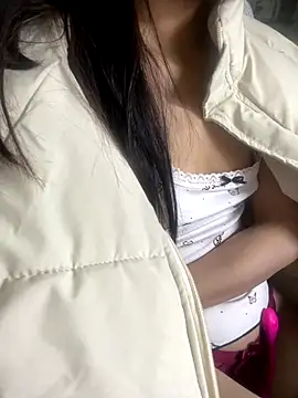 Snapshot of Mina048 chatting on 22, 12, 2025 Mina048 online show from 22, 12, 2025