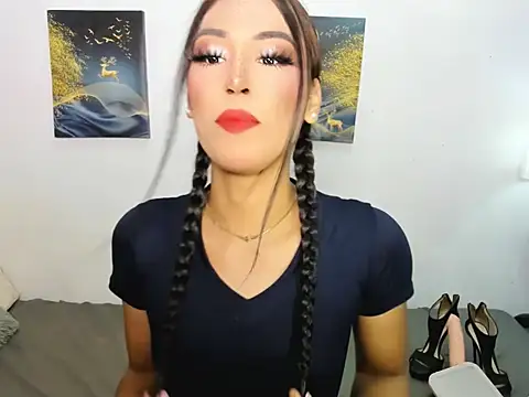 Savanna White online show from 12, 11, 2025