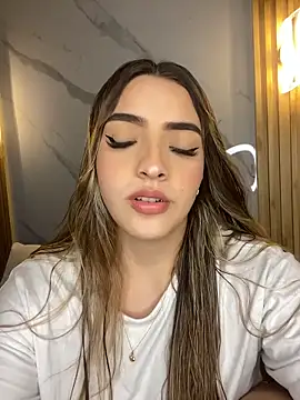 KYLIE JONES6 online show from 27, 10, 2025