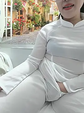 Ariana-Vy online show from 19, 7, 2026