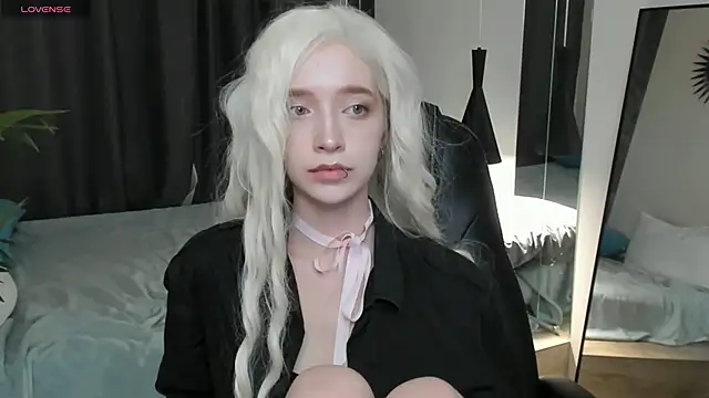 Snapshot of MelissaReis chatting on 15, 9, 2025 MelissaReis online show from 15, 9, 2025