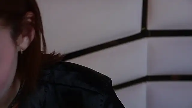 ambar rosse25 online show from 15, 3, 2026