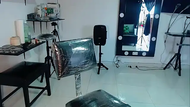 Snapshot of Sam_Blue chatting on 21, 10, 2025 Sam Blue online show from 21, 10, 2025