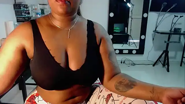 Snapshot of Sam_Blue chatting on 23, 10, 2025 Sam Blue online show from 23, 10, 2025