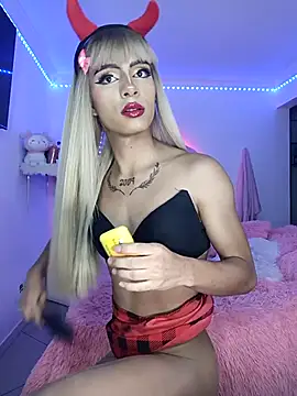 Snapshot of annie_thomson00 chatting on 3, 2, 2026 annie thomson00 online show from 3, 2, 2026