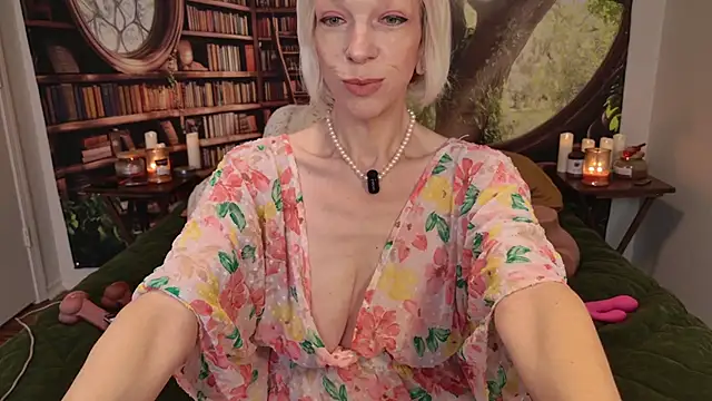 Snapshot of HaileeAtHome chatting on 24, 6, 2026 HaileeAtHome online show from 24, 6, 2026