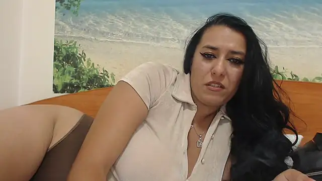 Snapshot of Maryem637048 chatting on 18, 9, 2025 Maryem637048 online show from 18, 9, 2025