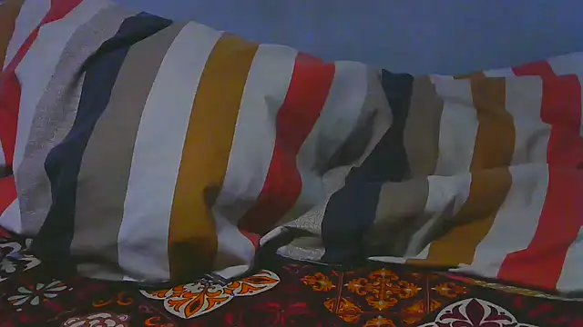 Snapshot of shy-lillyX22 chatting on 27, 11, 2025 shy-lillyX22 online show from 27, 11, 2025