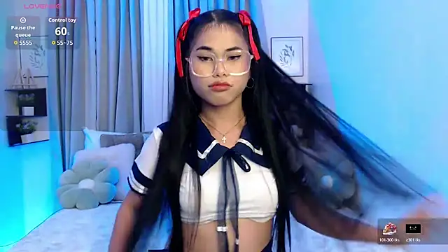 Snapshot of PrettyBlythes_TS chatting on 5, 11, 2025 PrettyBlythes TS online show from 5, 11, 2025