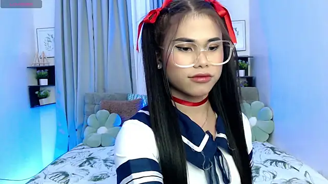 Snapshot of PrettyBlythes_TS chatting on 12, 11, 2025 PrettyBlythes TS online show from 12, 11, 2025