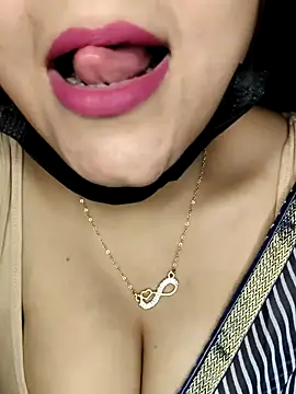 Horny Shalu online show from 6, 1, 2026