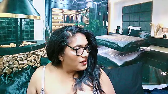 Snapshot of IndiaBlackPanther chatting on 4, 8, 2026 IndiaBlackPanther online show from 4, 8, 2026
