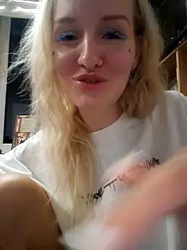 Snapshot of KateMonroe chatting on 22, 10, 2025 KateMonroe online show from 22, 10, 2025