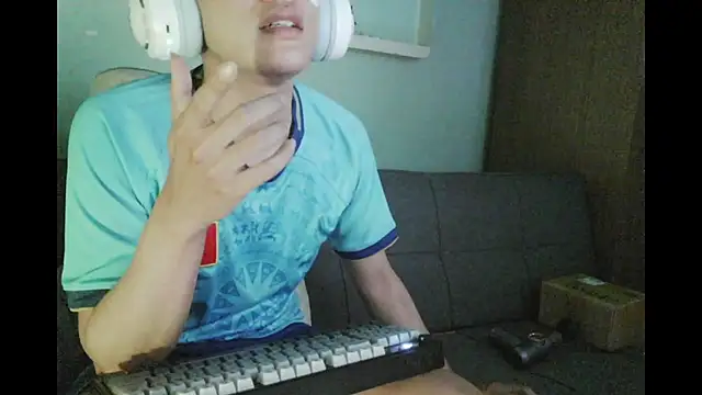 boyhigh1997 online show from 22, 6, 2026