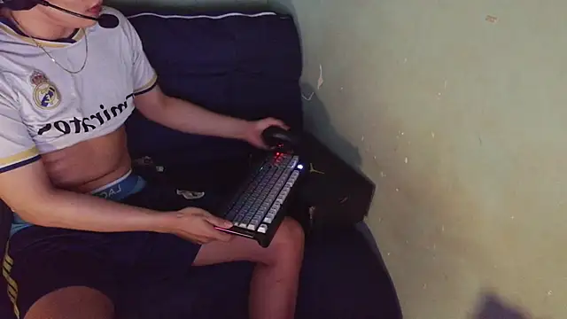 boyhigh1997 online show from 7, 8, 2026