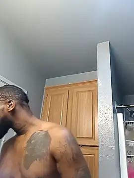 Snapshot of EbonyKing69 chatting on 18, 10, 2025 EbonyKing69 online show from 18, 10, 2025