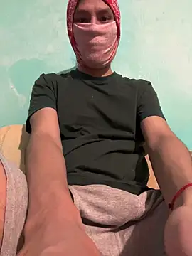 Snapshot of Skinny_Longhair chatting on 14, 4, 2026 Skinny Longhair online show from 14, 4, 2026